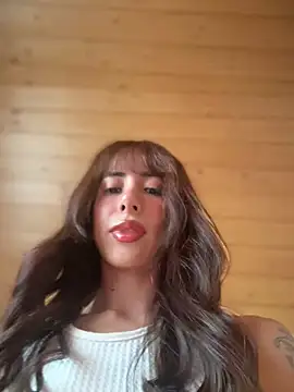 Snapshot of lauravasquez chatting on June 10, 8:57 am lauravasquez online show from June 10, 8:57 am