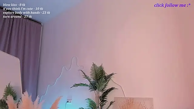 LauraCoy online show from August 5, 8:44 pm