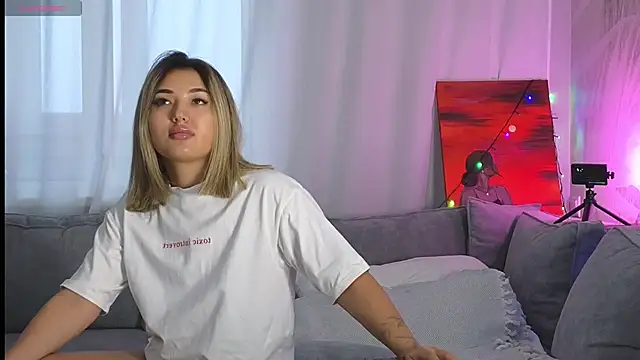 lily  foster online show from January 15, 6:22 am