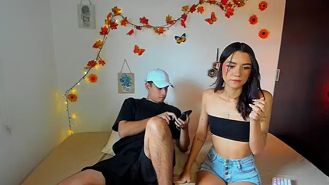 Snapshot of charlottte_queen chatting on September 13, 8:08 pm charlottte queen online show from September 13, 8:08 pm