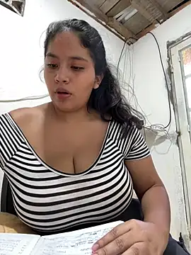 Snapshot of moncerrat_luna chatting on July 13, 8:44 pm moncerrat luna online show from July 13, 8:44 pm