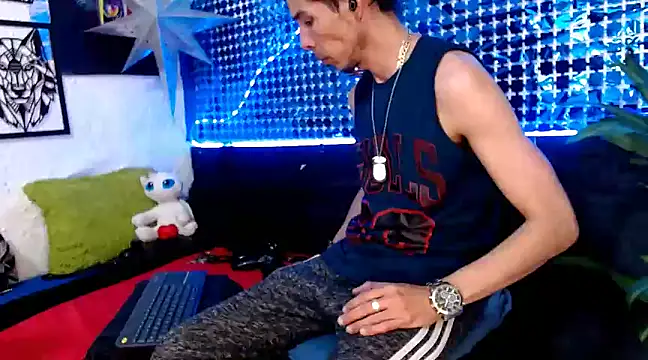 Snapshot of Mensecret69 chatting on January 4, 1:10 am Mensecret69 online show from January 4, 1:10 am