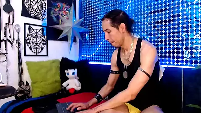 Snapshot of Mensecret69 chatting on January 7, 5:53 pm Mensecret69 online show from January 7, 5:53 pm