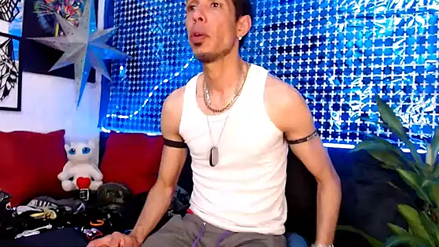 Snapshot of Mensecret69 chatting on January 15, 10:06 am Mensecret69 online show from January 15, 10:06 am