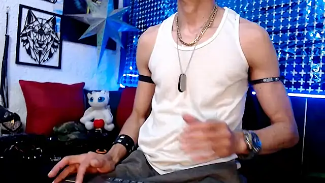 Snapshot of Mensecret69 chatting on January 16, 11:37 pm Mensecret69 online show from January 16, 11:37 pm