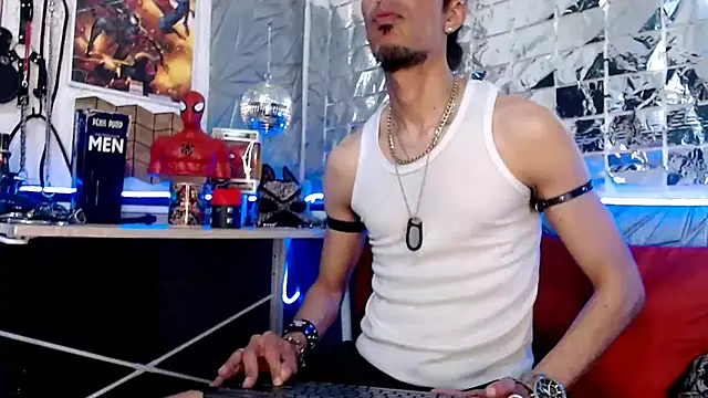 Snapshot of Mensecret69 chatting on February 10, 10:40 pm Mensecret69 online show from February 10, 10:40 pm