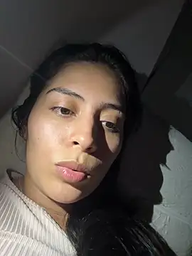 Snapshot of Sophie__Foxxx chatting on January 22, 4:23 am Sophie Foxxx online show from January 22, 4:23 am