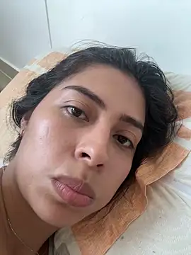 Snapshot of Sophie__Foxxx chatting on February 1, 12:37 pm Sophie Foxxx online show from February 1, 12:37 pm