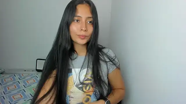 Snapshot of Sophie__Foxxx chatting on February 20, 4:07 am Sophie Foxxx online show from February 20, 4:07 am