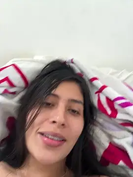 Snapshot of Sophie__Foxxx chatting on March 19, 6:01 pm Sophie Foxxx online show from March 19, 6:01 pm