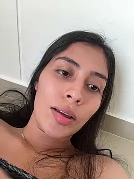 Snapshot of Sophie__Foxxx chatting on March 19, 9:48 pm Sophie Foxxx online show from March 19, 9:48 pm