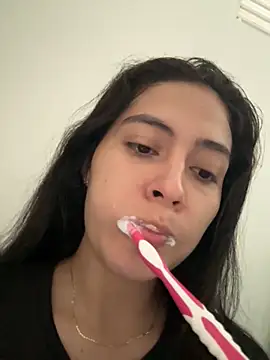 Snapshot of Sophie__Foxxx chatting on October 24, 3:30 pm Sophie Foxxx online show from October 24, 3:30 pm