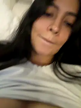 Snapshot of Sophie__Foxxx chatting on October 31, 12:33 am Sophie Foxxx online show from October 31, 12:33 am