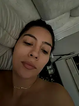 Snapshot of Sophie__Foxxx chatting on November 19, 12:27 pm Sophie Foxxx online show from November 19, 12:27 pm