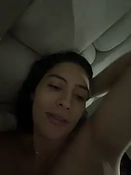 Snapshot of Sophie__Foxxx chatting on December 5, 10:46 am Sophie Foxxx online show from December 5, 10:46 am