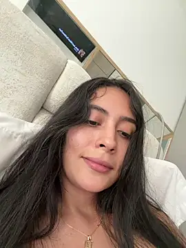 Snapshot of Sophie__Foxxx chatting on December 13, 7:53 pm Sophie Foxxx online show from December 13, 7:53 pm