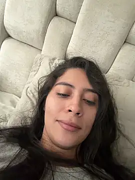 Snapshot of Sophie__Foxxx chatting on December 15, 2:21 pm Sophie Foxxx online show from December 15, 2:21 pm