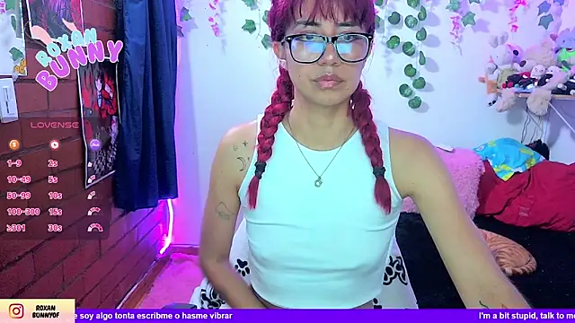 Roxanbunny1 online show from May 2, 12:59 am