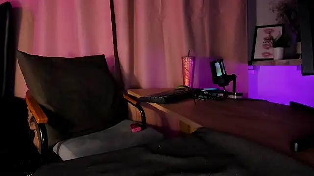 Snapshot of DorothyGilbert1 chatting on March 21, 4:18 pm DorothyGilbert1 online show from March 21, 4:18 pm