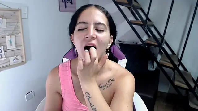 samantha baby  online show from October 7, 6:16 pm