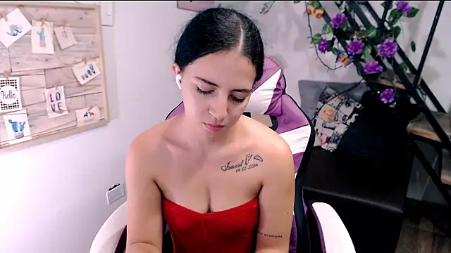 samantha baby  online show from April 27, 2:04 pm