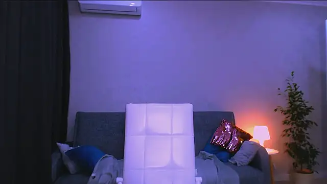 LesleySweet online show from February 5, 2:43 pm