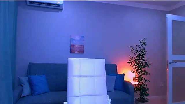 Snapshot of LesleySweet chatting on July 9, 5:50 pm LesleySweet online show from July 9, 5:50 pm