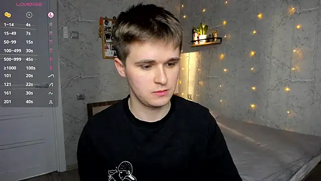 Snapshot of Mark_Bearcub chatting on May 12, 3:03 am Mark Bearcub online show from May 12, 3:03 am
