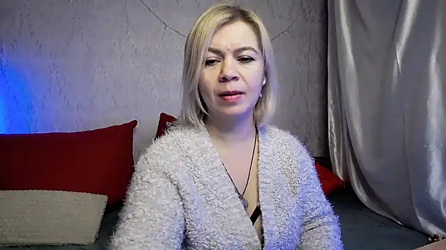 Snapshot of LILU_MS chatting on December 15, 8:07 am LILU MS online show from December 15, 8:07 am