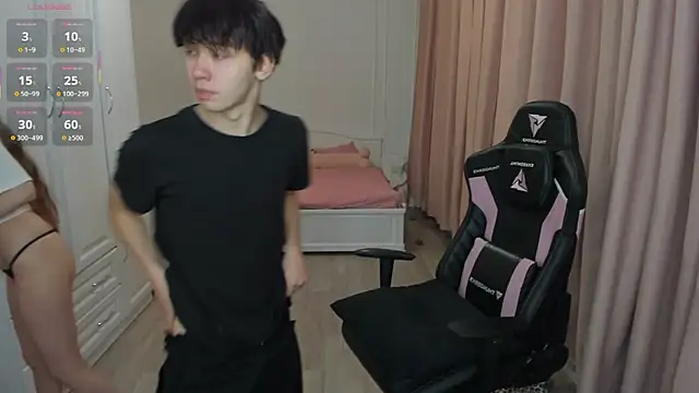 Snapshot of lil_cassie chatting on October 24, 4:42 am lil cassie online show from October 24, 4:42 am