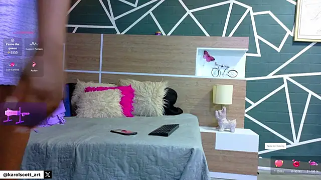 Snapshot of KAROL-SCOTT chatting on November 21, 7:45 pm KAROL-SCOTT online show from November 21, 7:45 pm