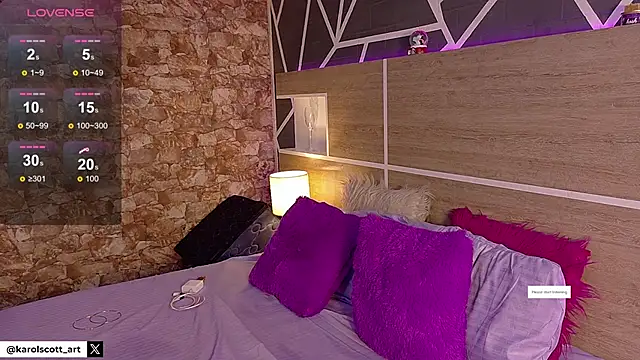 Snapshot of KAROL-SCOTT chatting on December 4, 7:55 pm KAROL-SCOTT online show from December 4, 7:55 pm