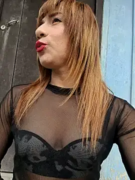 Snapshot of Evehampy chatting on December 19, 6:34 pm Evehampy online show from December 19, 6:34 pm