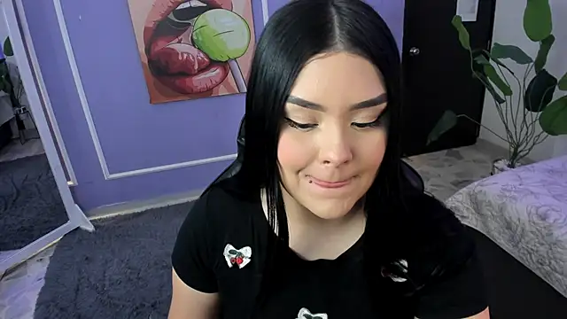 martinasaez online show from November 12, 7:57 pm