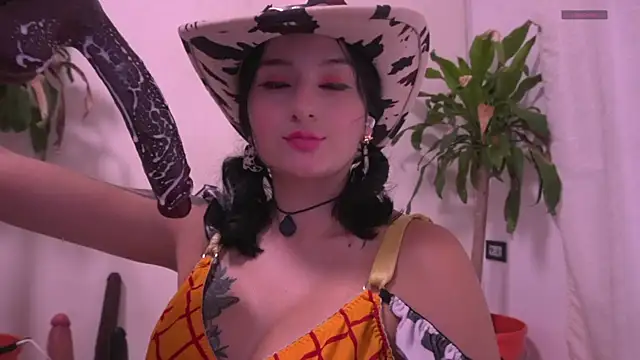 Snapshot of Sisirojas chatting on July 3, 12:50 am Sisirojas online show from July 3, 12:50 am