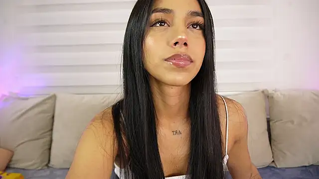 Snapshot of Ariadna5 chatting on February 13, 4:11 am Ariadna5 online show from February 13, 4:11 am