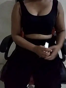 Snapshot of Jenifar- chatting on April 24, 3:25 pm Jenifar- online show from April 24, 3:25 pm