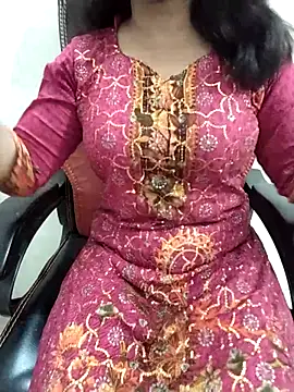 Snapshot of Jenifar- chatting on April 25, 1:36 pm Jenifar- online show from April 25, 1:36 pm