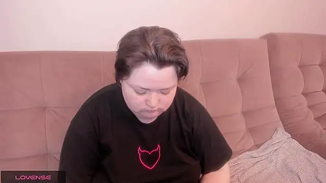 Snapshot of ihaveasecret_ chatting on February 2, 8:19 pm ihaveasecret online show from February 2, 8:19 pm