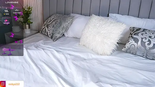 Victoriaxx  online show from October 29, 11:17 pm