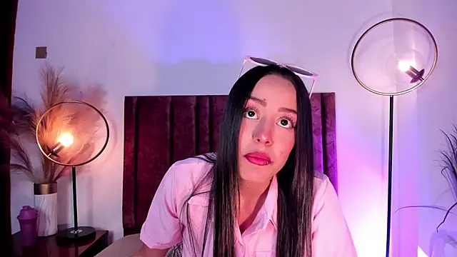 NoraDasilva online show from March 13, 9:37 pm