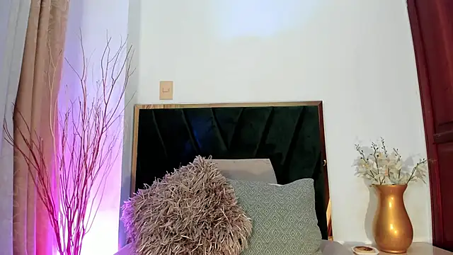 Snapshot of NoraDasilva chatting on March 18, 7:53 pm NoraDasilva online show from March 18, 7:53 pm