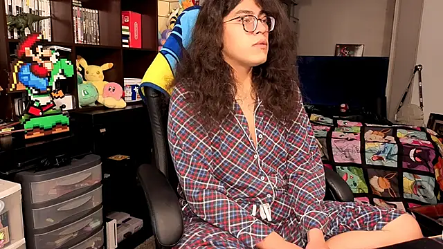 Snapshot of ShinyCherub chatting on November 10, 2:05 pm ShinyCherub online show from November 10, 2:05 pm