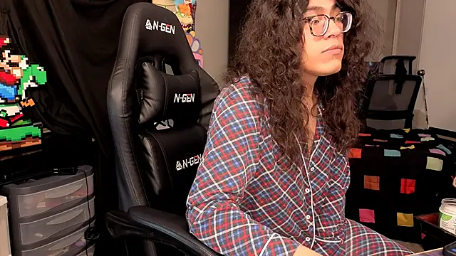 Snapshot of ShinyCherub chatting on November 14, 4:00 am ShinyCherub online show from November 14, 4:00 am