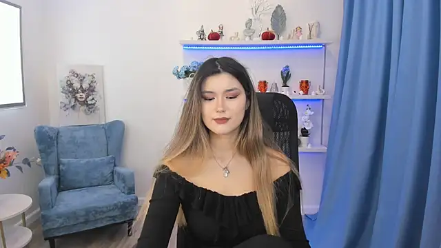 AnneTLi online show from October 29, 3:20 am