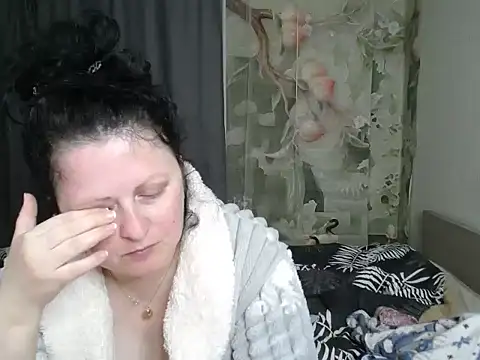 Snapshot of Lillian2 chatting on May 16, 11:57 pm Lillian2 online show from May 16, 11:57 pm