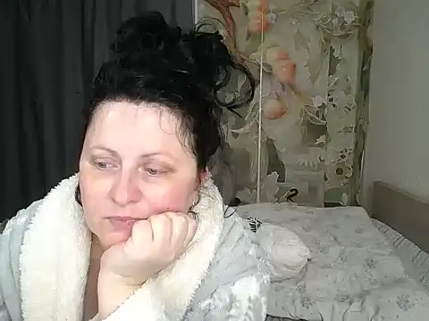 Snapshot of Lillian2 chatting on June 11, 12:54 am Lillian2 online show from June 11, 12:54 am