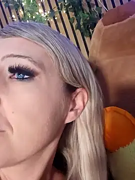 Snapshot of Sexy_Sparkling_ chatting on December 5, 12:36 pm Sexy Sparkling online show from December 5, 12:36 pm