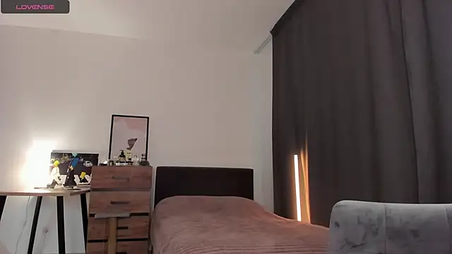 Alice Dias online show from February 11, 2:13 pm