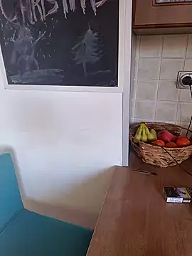 Snapshot of Isabellaa04 chatting on February 6, 9:11 am Isabellaa04 online show from February 6, 9:11 am